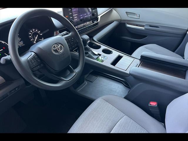 2023 Toyota Sienna LE 8-Passenger