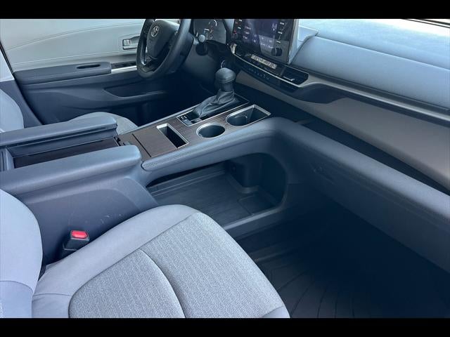 2023 Toyota Sienna LE 8-Passenger
