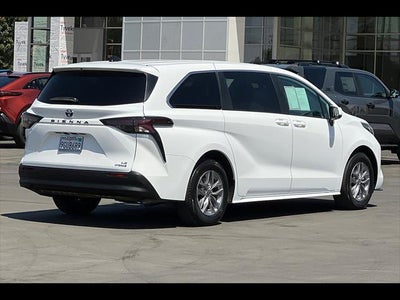 2023 Toyota Sienna LE 8-Passenger