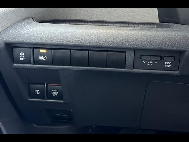 2023 Toyota Sienna LE 8-Passenger