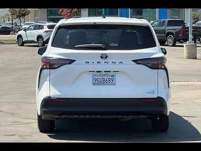 2023 Toyota Sienna LE 8-Passenger