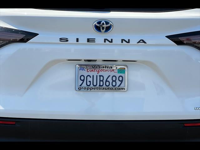 2023 Toyota Sienna LE 8-Passenger