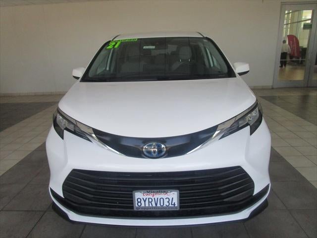 2021 Toyota Sienna LE 8-Passenger