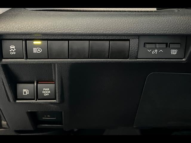 2025 Toyota Sienna XLE 8-Passenger