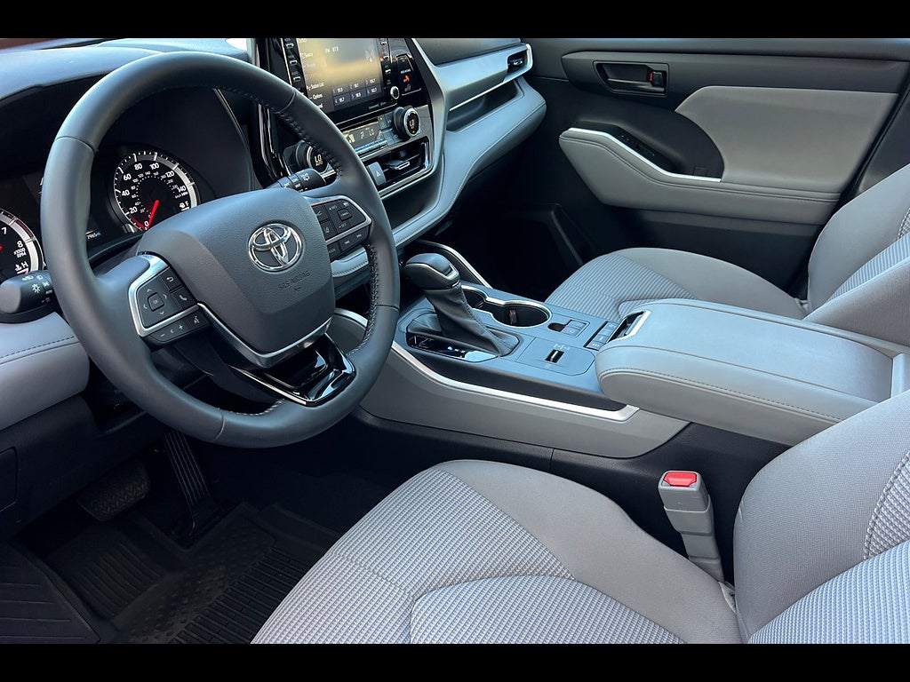 2021 Toyota Highlander LE