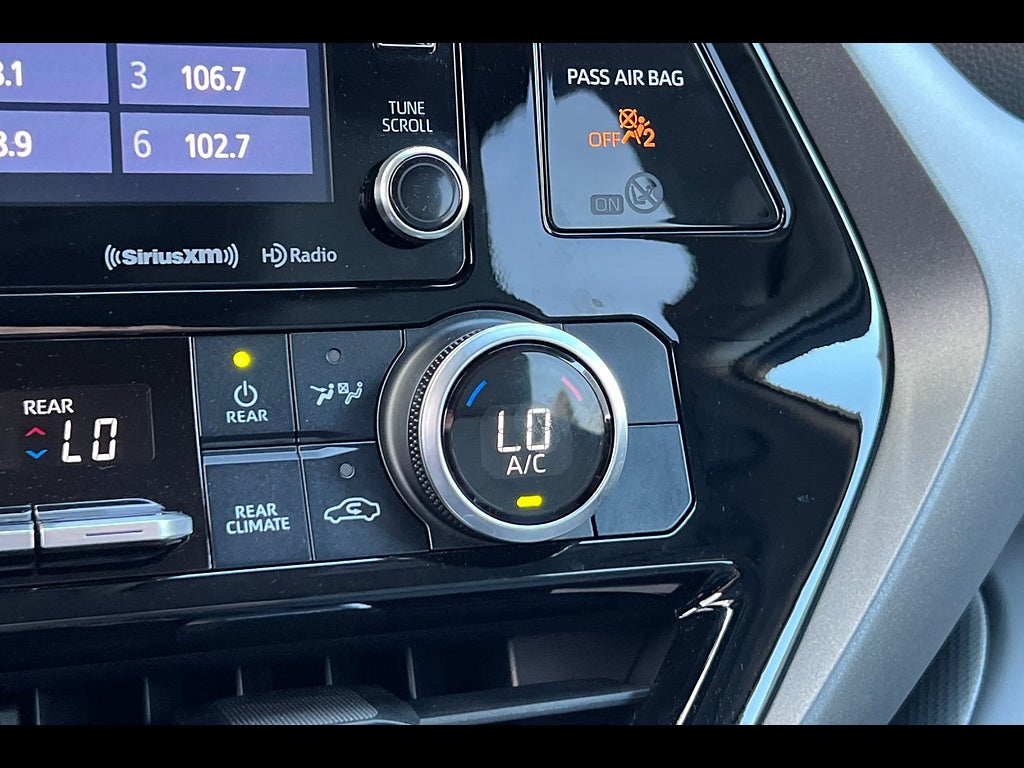 2021 Toyota Highlander LE