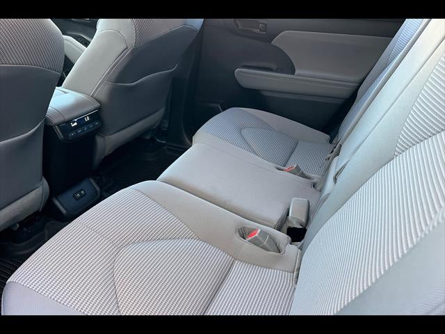 2021 Toyota Highlander LE