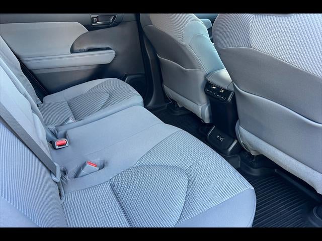 2021 Toyota Highlander LE