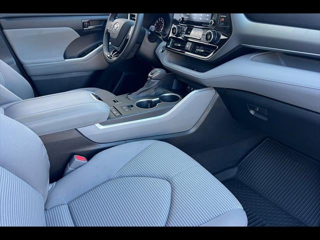 2021 Toyota Highlander LE