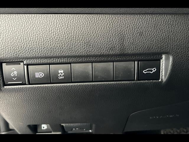 2023 Toyota Venza LE