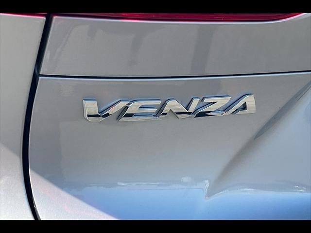 2023 Toyota Venza LE