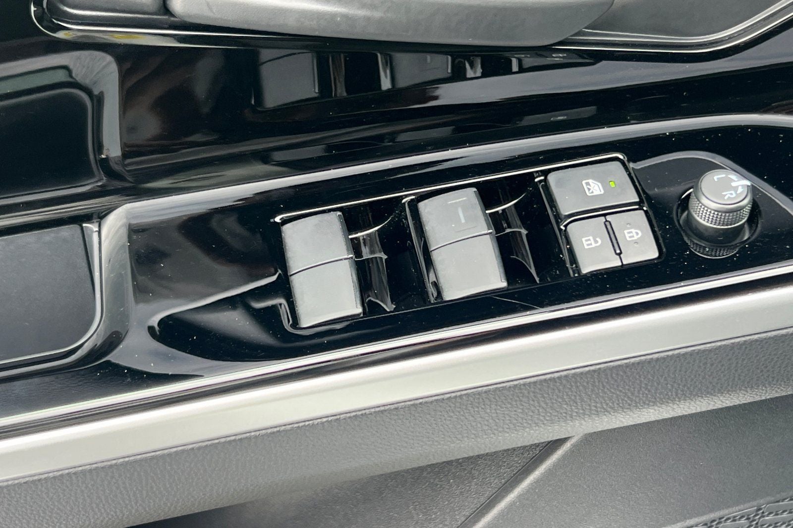 2025 Toyota bZ4X XLE