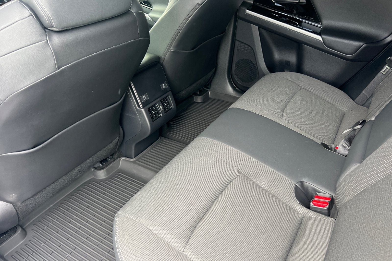 2025 Toyota bZ4X XLE