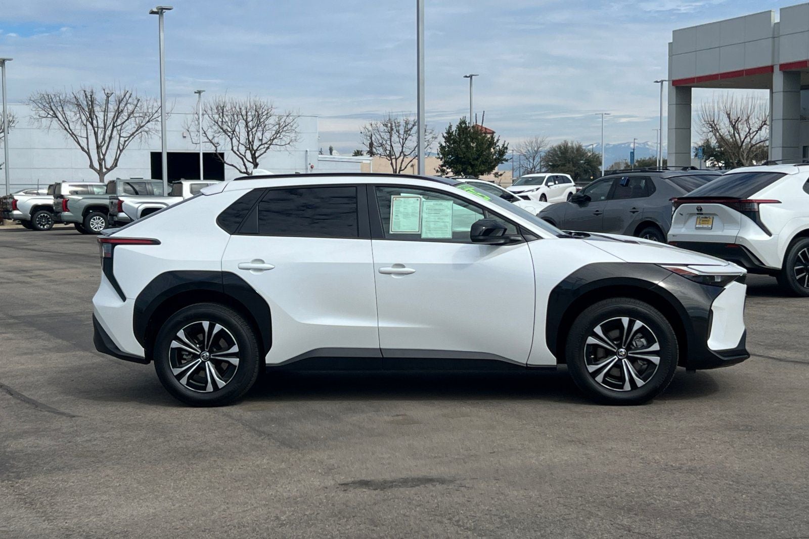 2025 Toyota bZ4X XLE