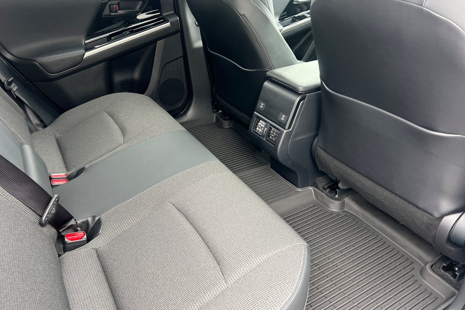 2024 Toyota bZ4X XLE