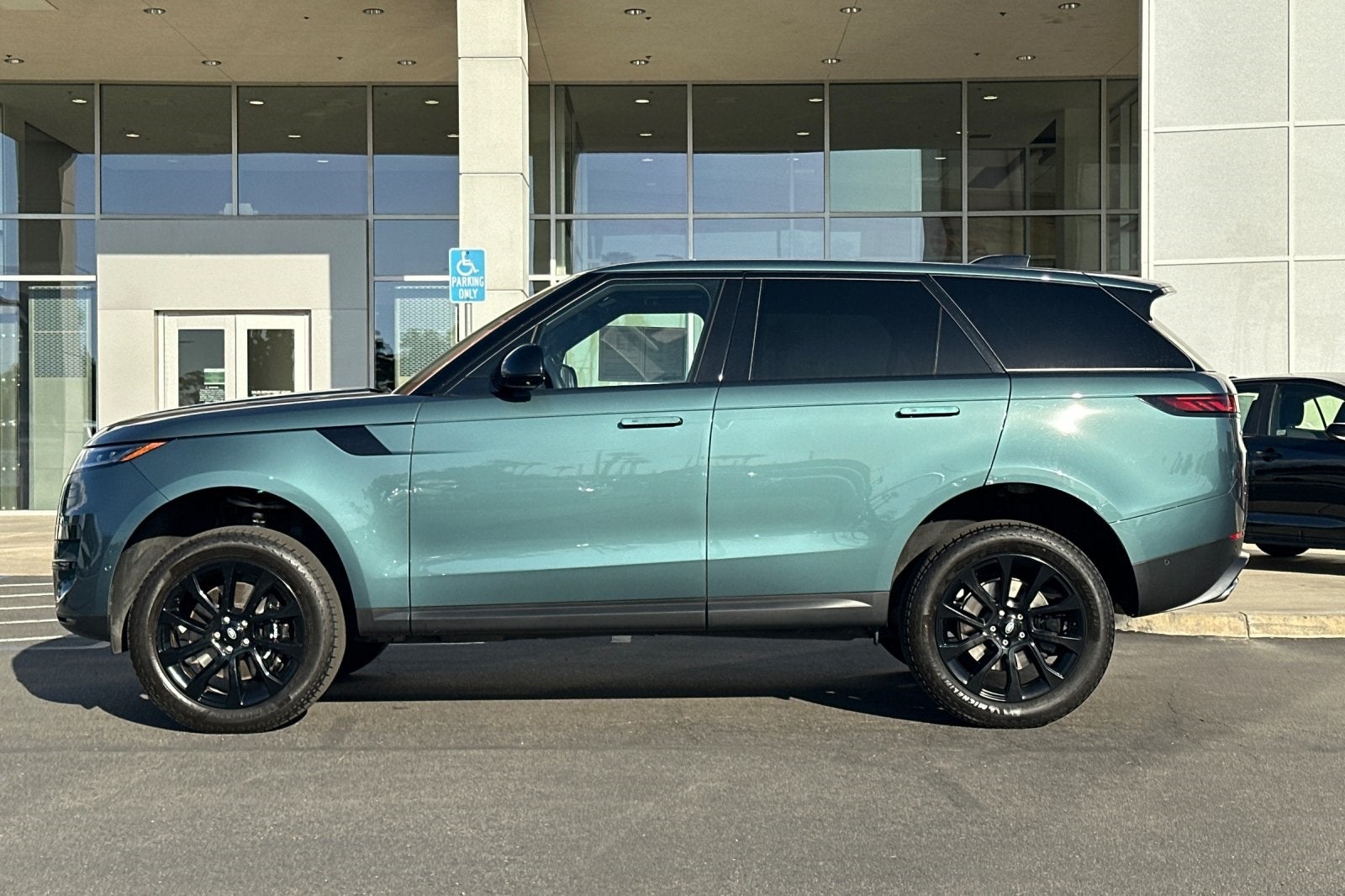 2023 Land Rover Range Rover Sport SE