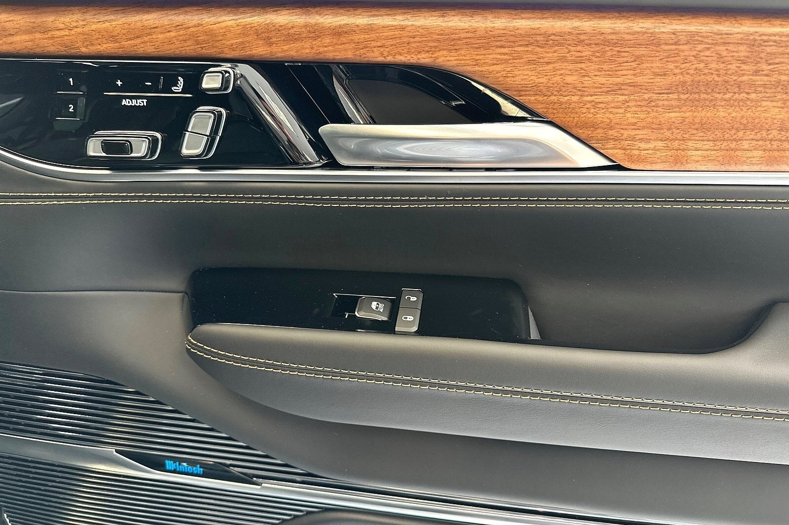 2023 Jeep Grand Wagoneer Series III