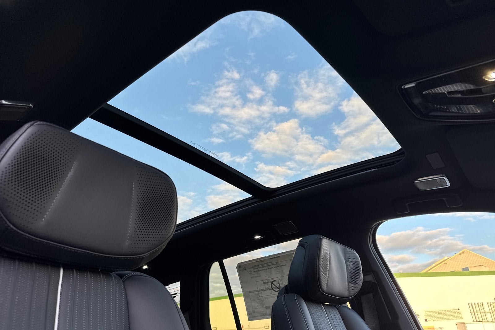 2026 Cadillac VISTIQ Luxury