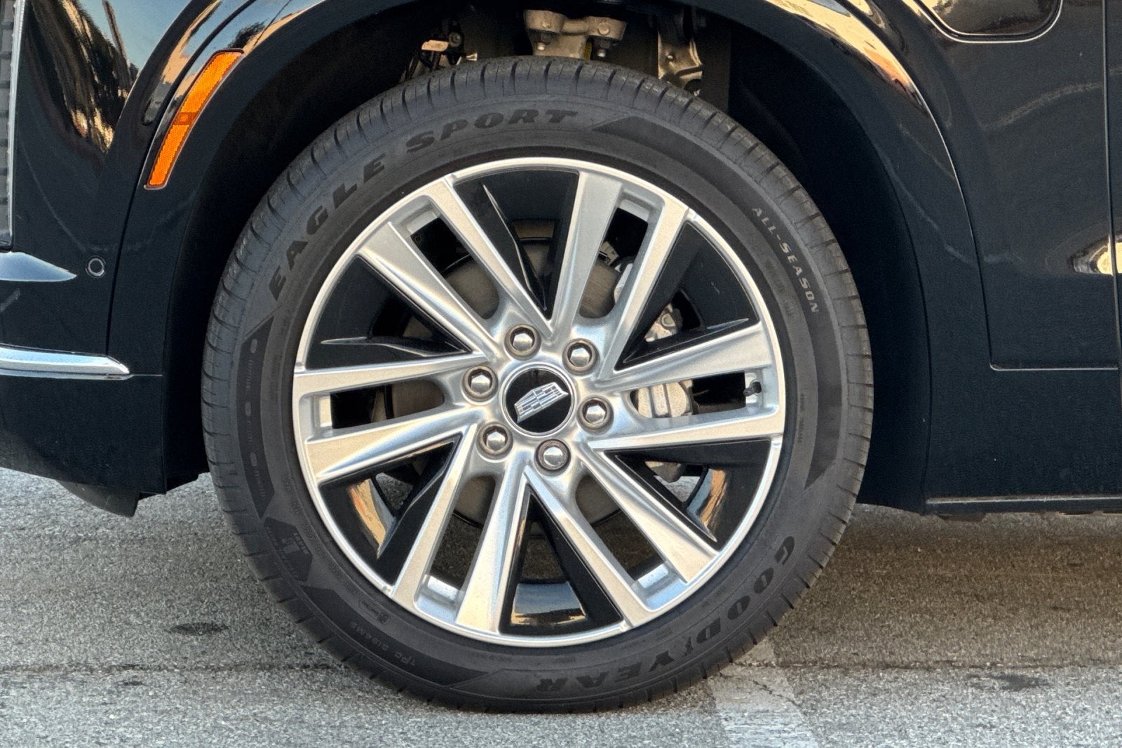 2026 Cadillac VISTIQ Luxury