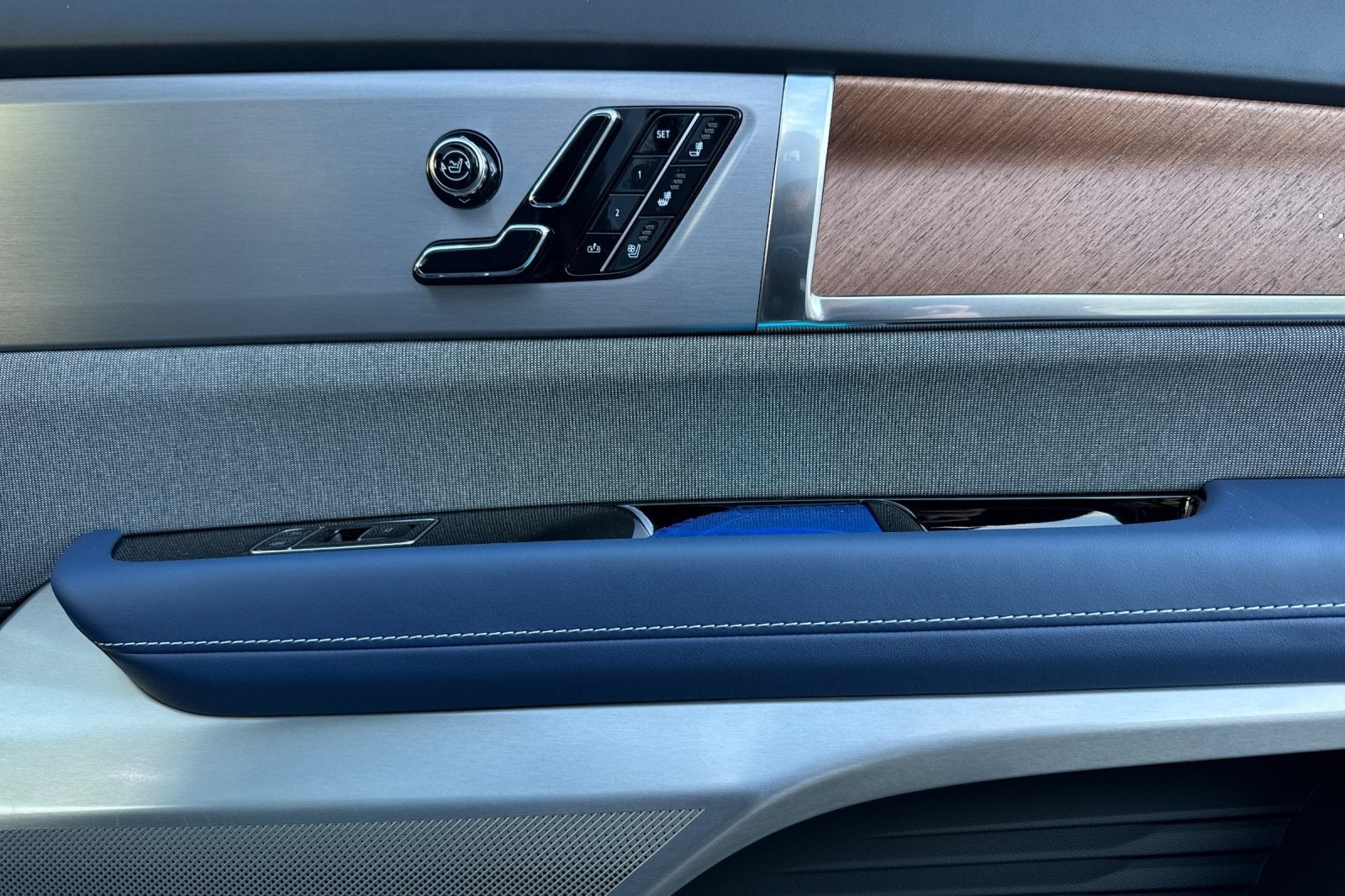 2026 Cadillac VISTIQ Premium Luxury