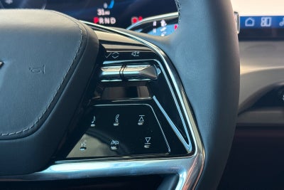 2026 Cadillac VISTIQ Platinum