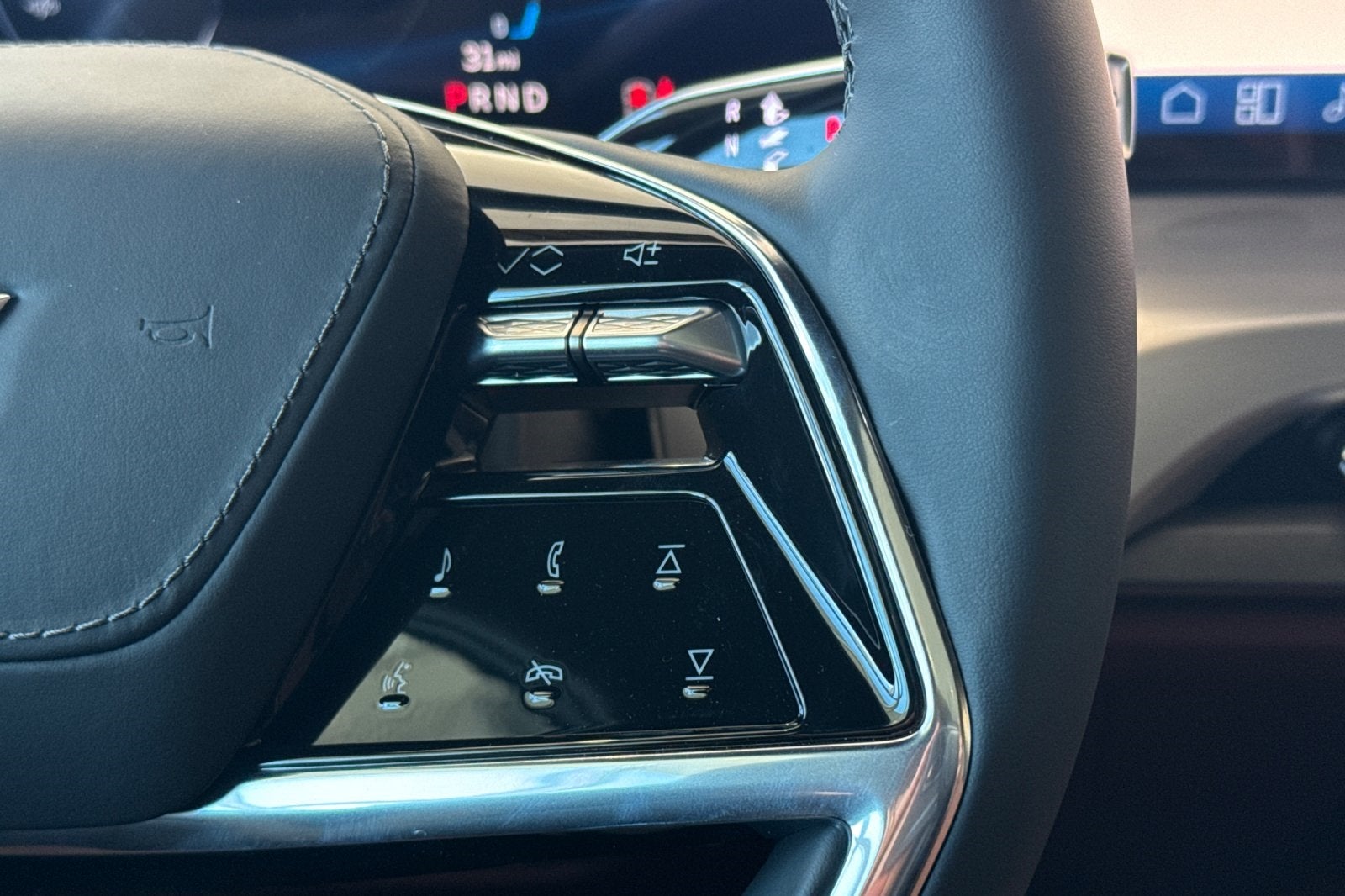 2026 Cadillac VISTIQ Platinum