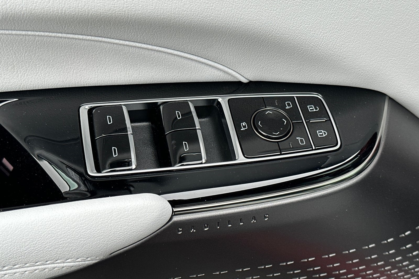 2025 Cadillac LYRIQ Sport