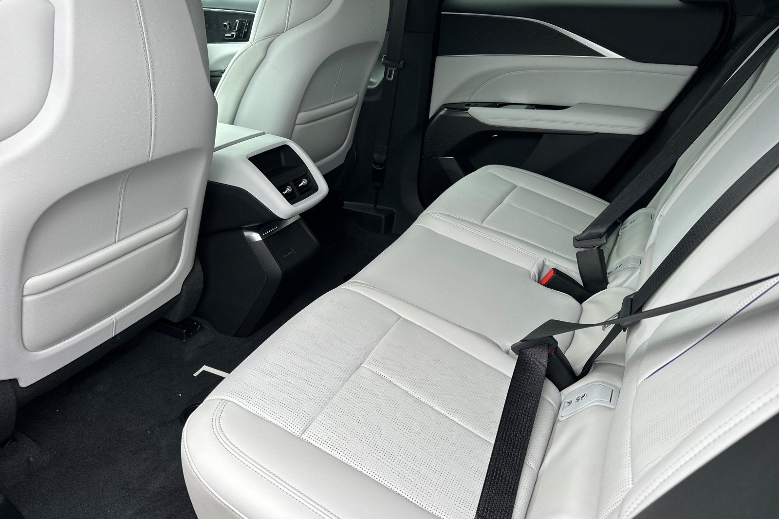 2025 Cadillac LYRIQ Sport