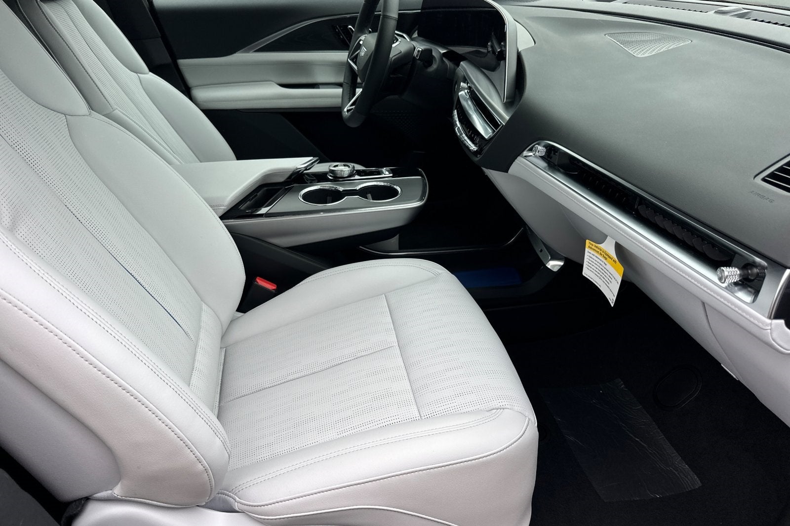 2025 Cadillac LYRIQ Sport