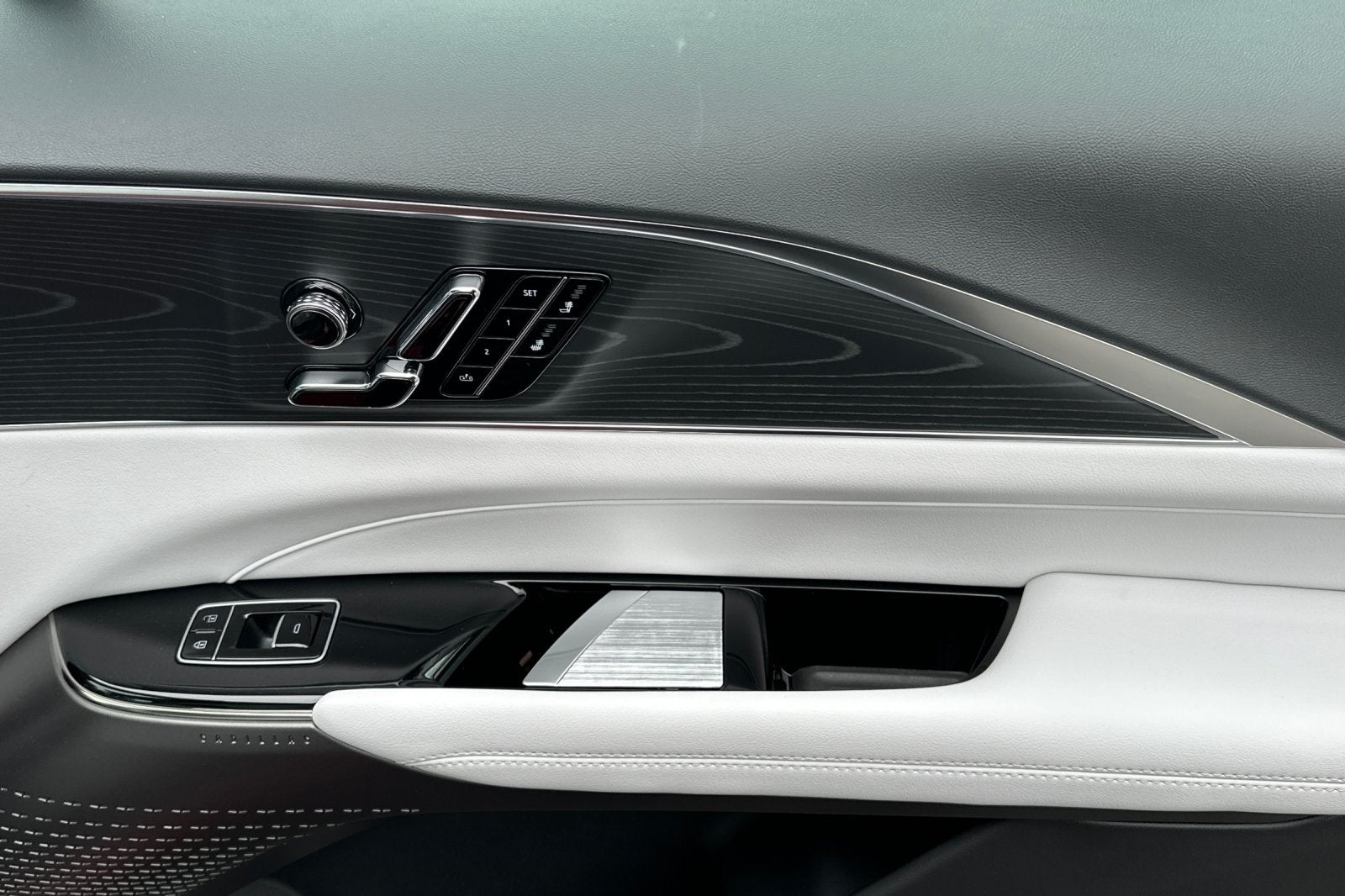 2025 Cadillac LYRIQ Sport