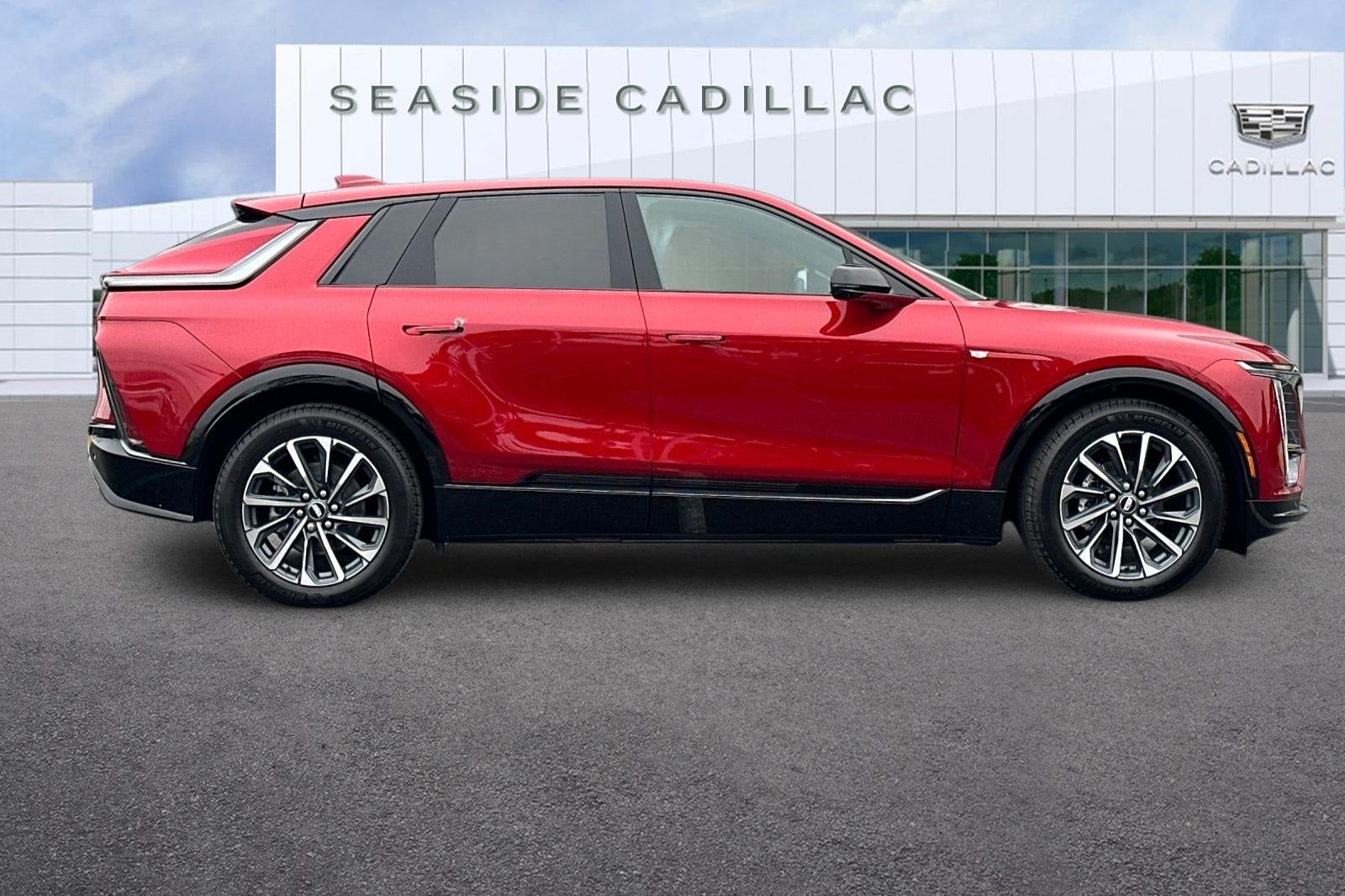 2025 Cadillac LYRIQ Sport