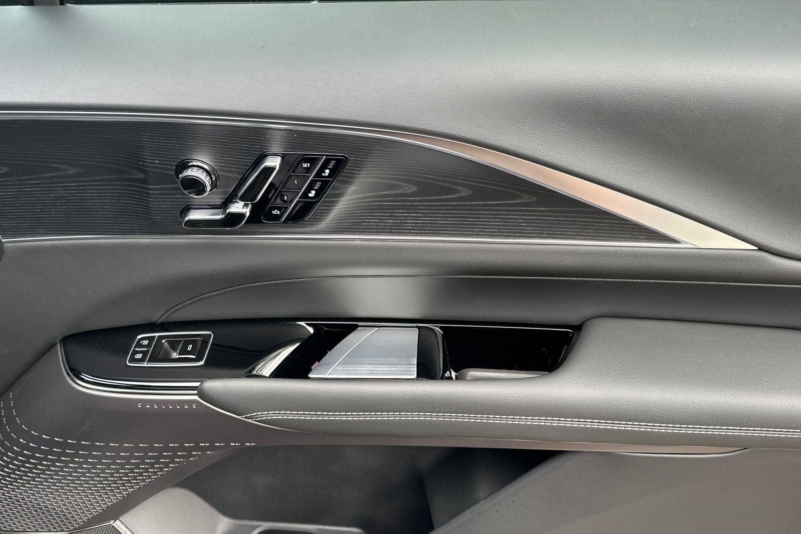 2025 Cadillac LYRIQ Sport