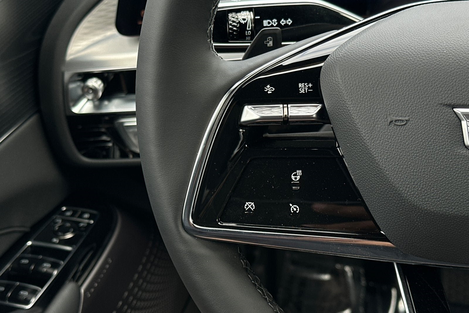 2025 Cadillac LYRIQ Sport