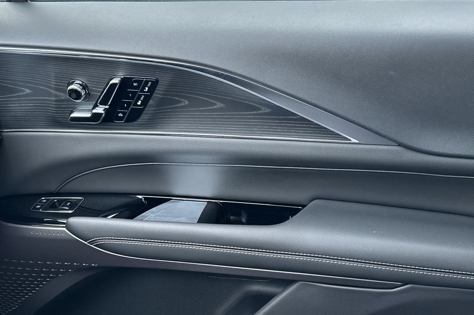 2025 Cadillac LYRIQ Sport