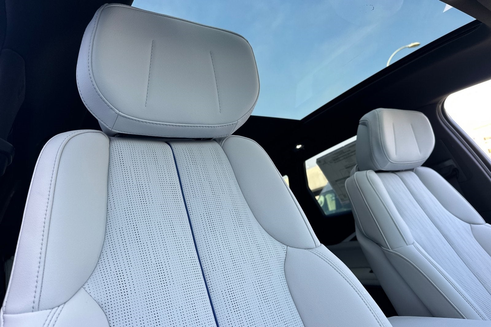 2025 Cadillac LYRIQ Sport