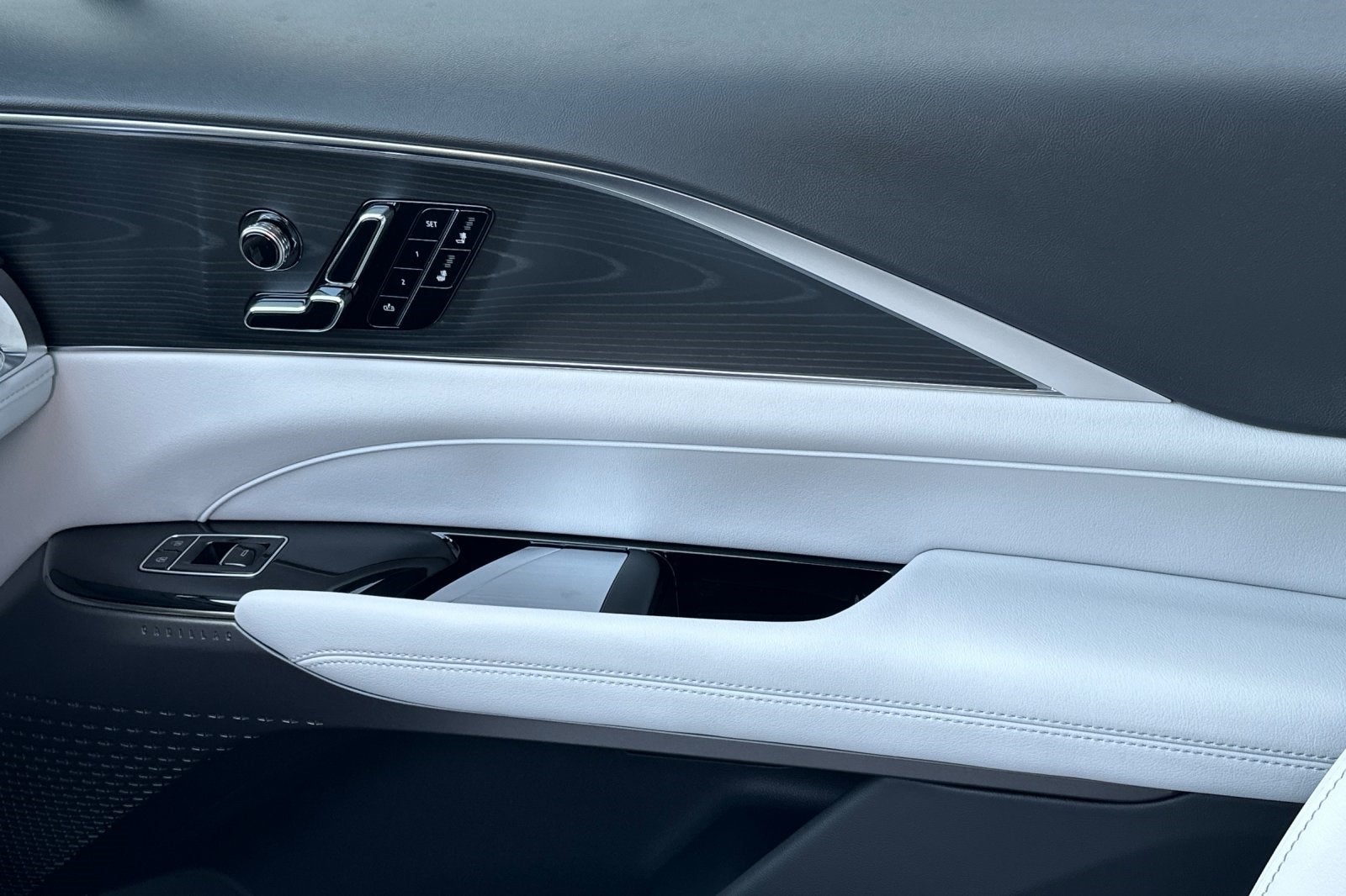 2025 Cadillac LYRIQ Sport