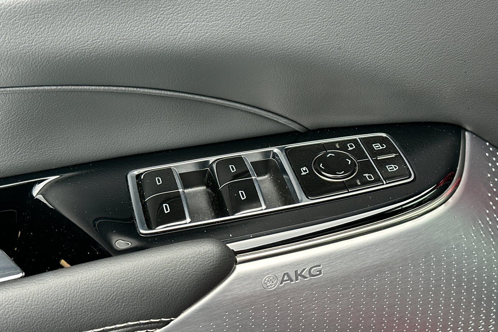 2025 Cadillac LYRIQ Sport