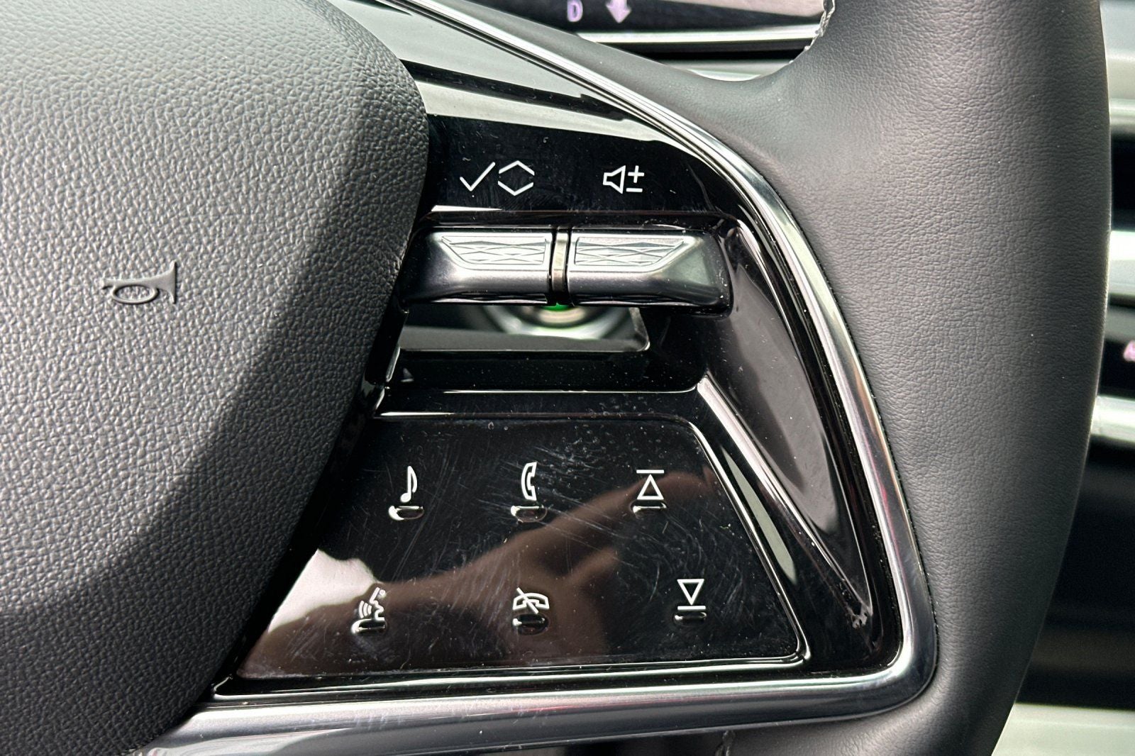 2025 Cadillac LYRIQ Sport