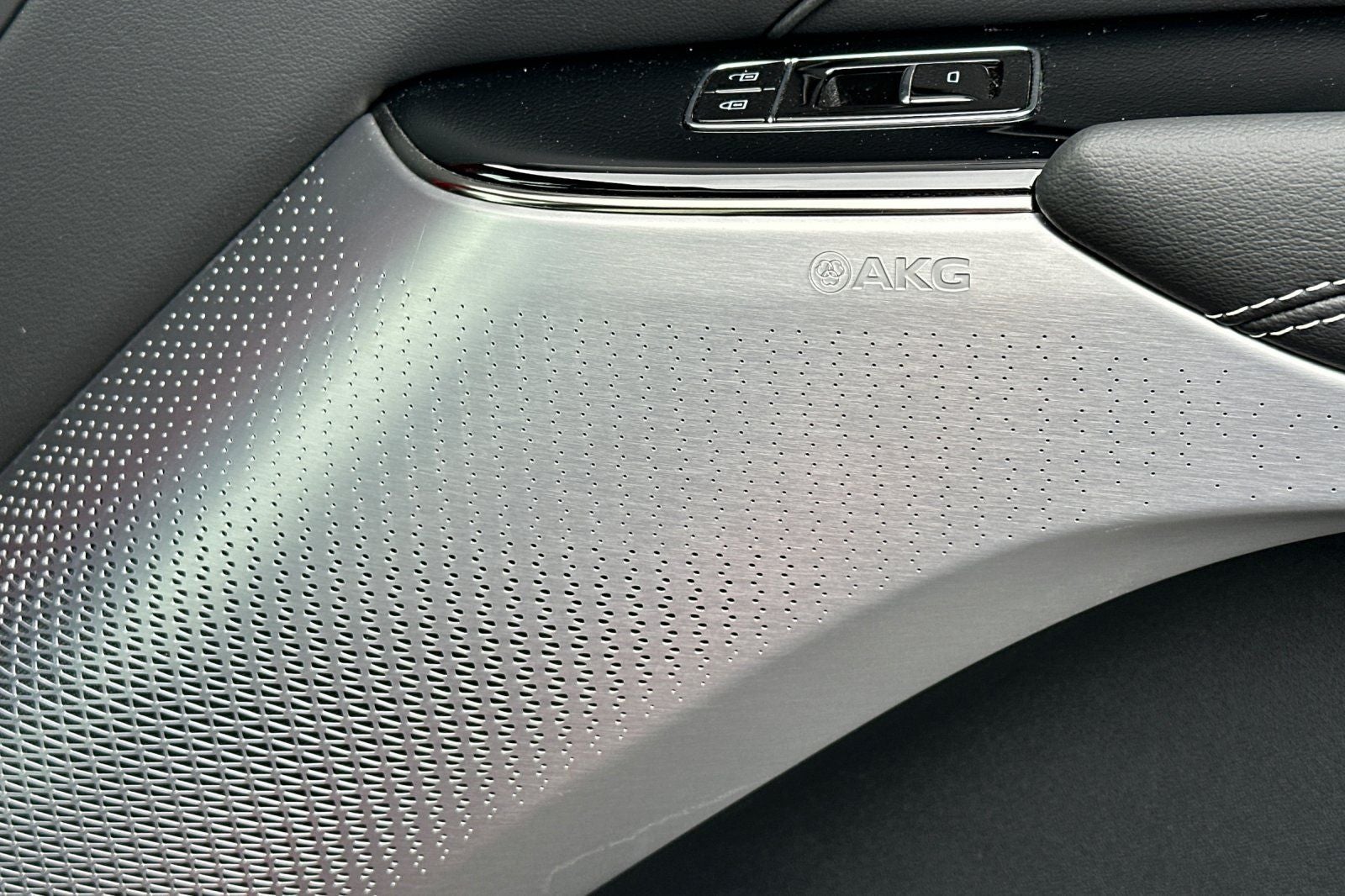 2025 Cadillac LYRIQ Sport