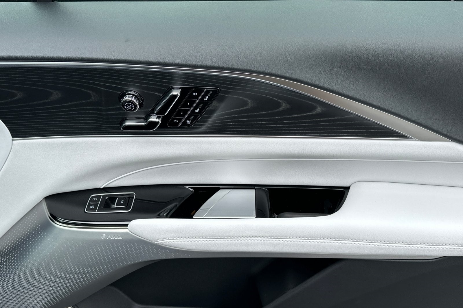 2025 Cadillac LYRIQ Sport