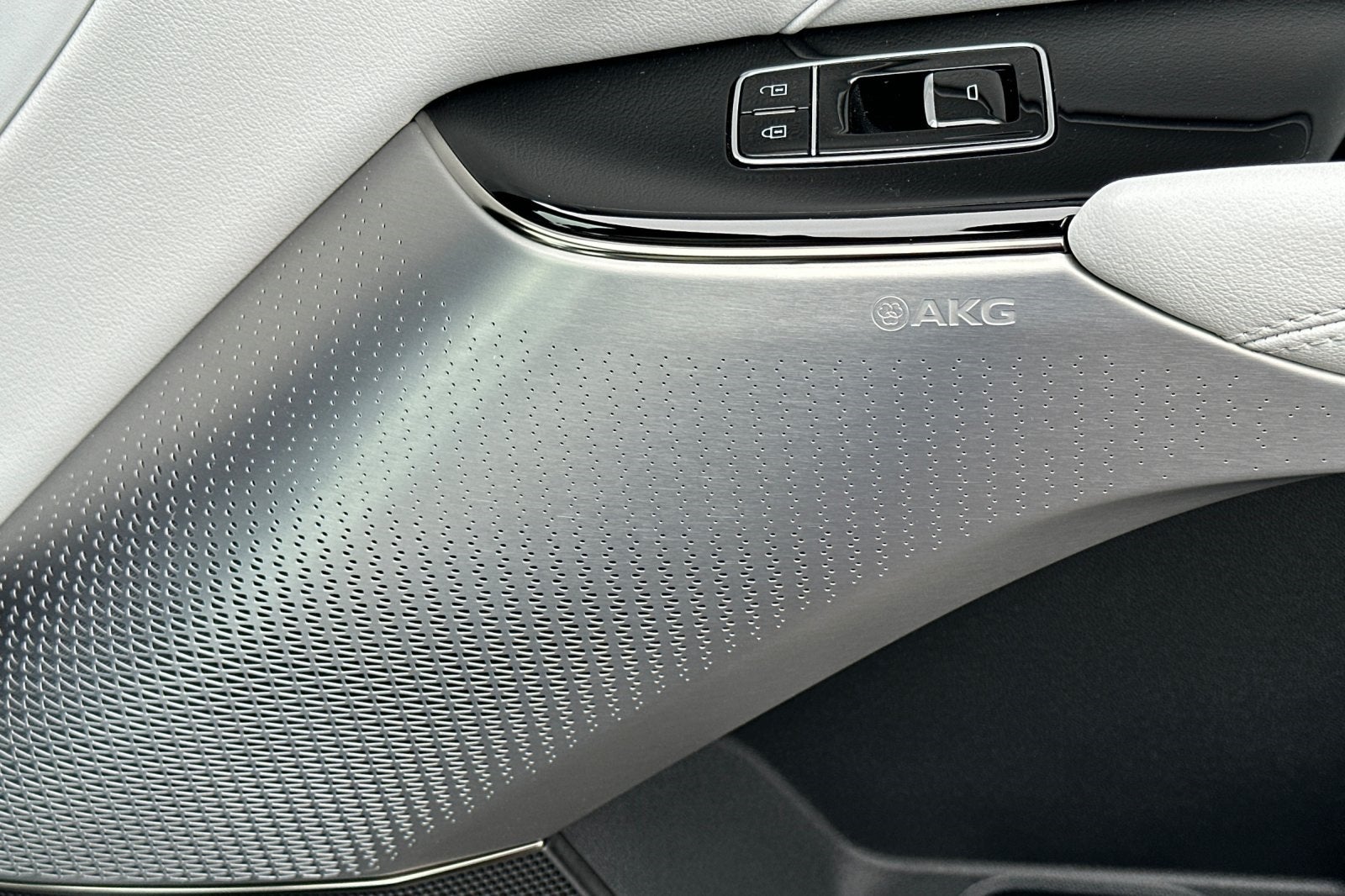 2025 Cadillac LYRIQ Sport