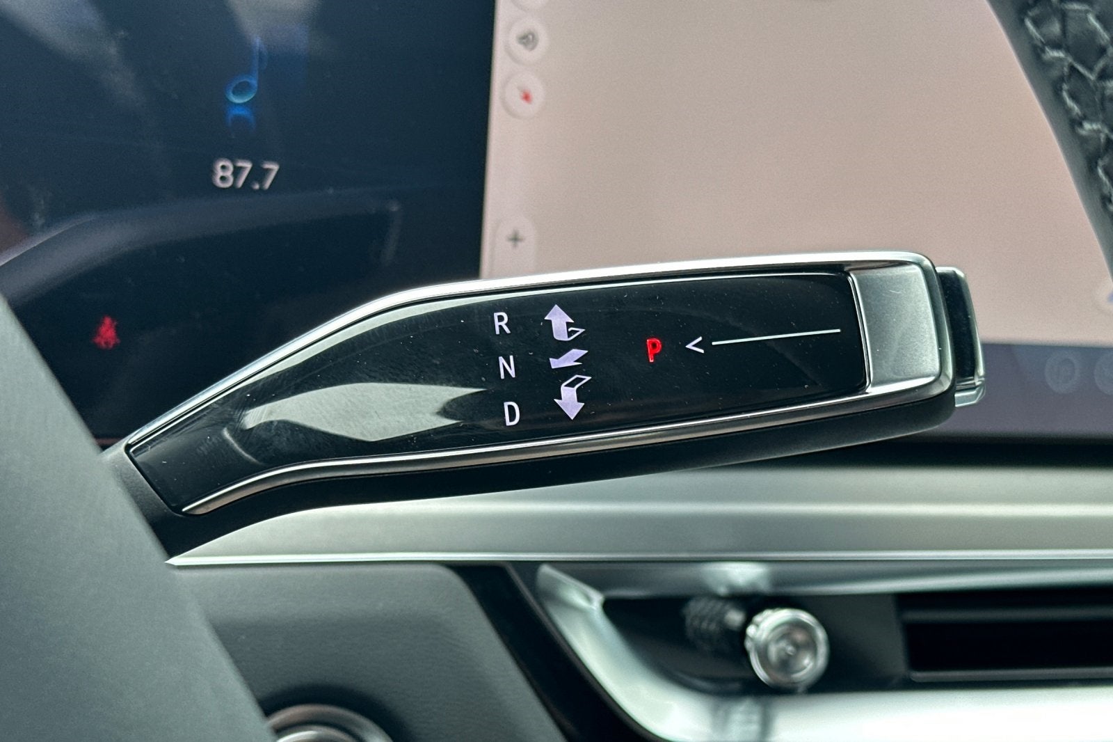 2025 Cadillac LYRIQ Sport