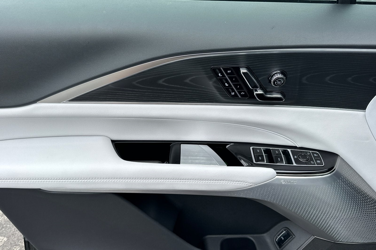 2025 Cadillac LYRIQ Sport