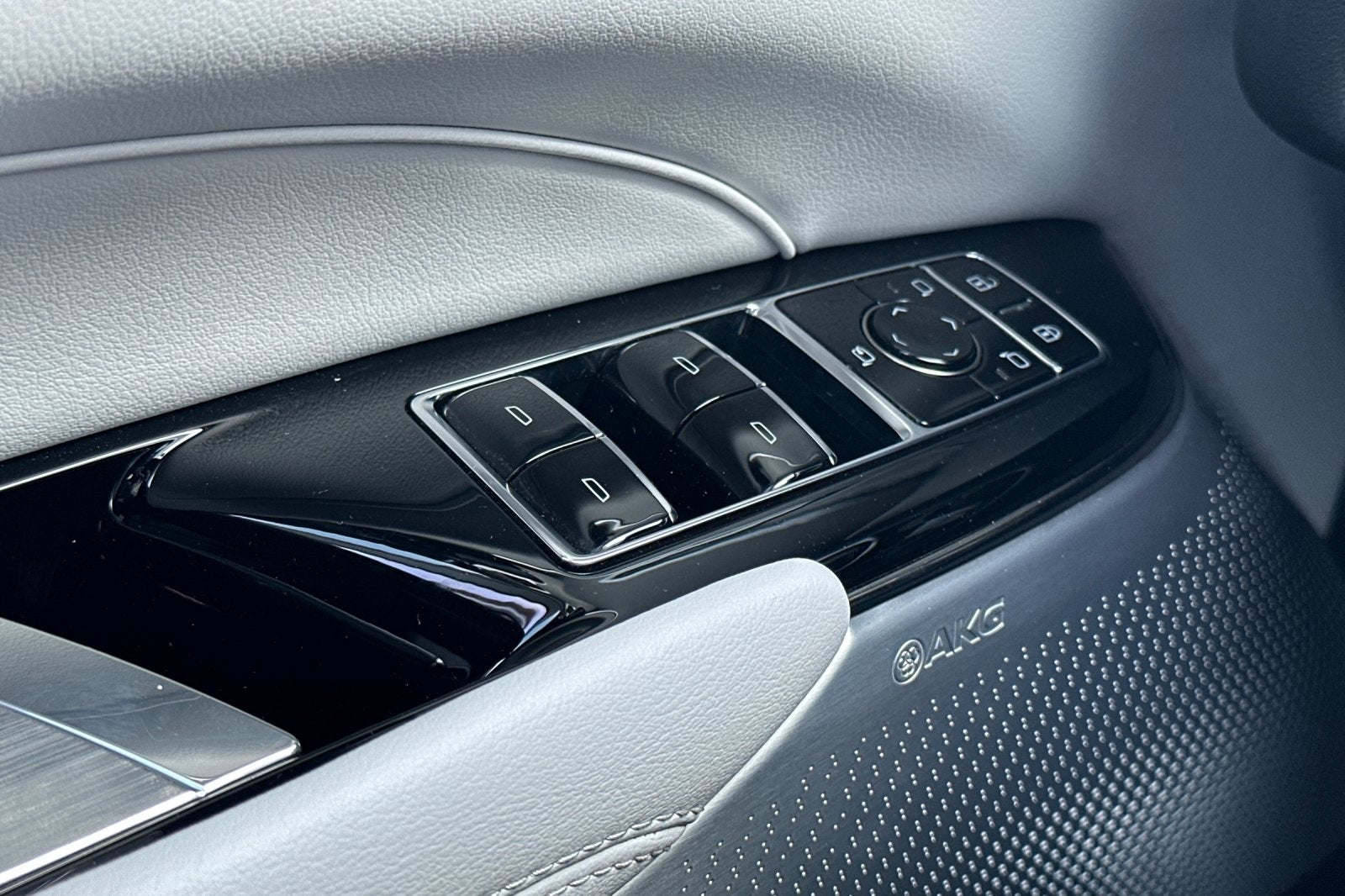 2025 Cadillac LYRIQ Sport