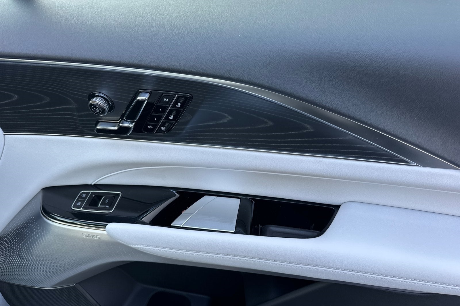 2025 Cadillac LYRIQ Sport