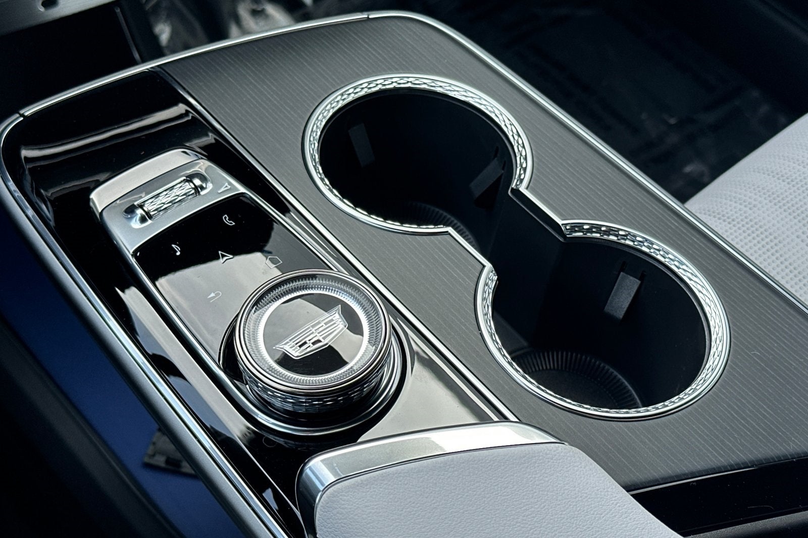 2025 Cadillac LYRIQ Sport