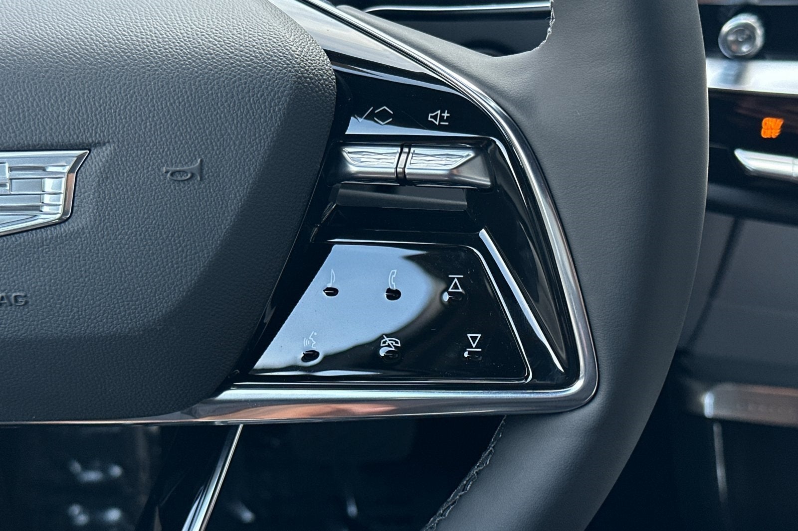 2025 Cadillac LYRIQ Sport