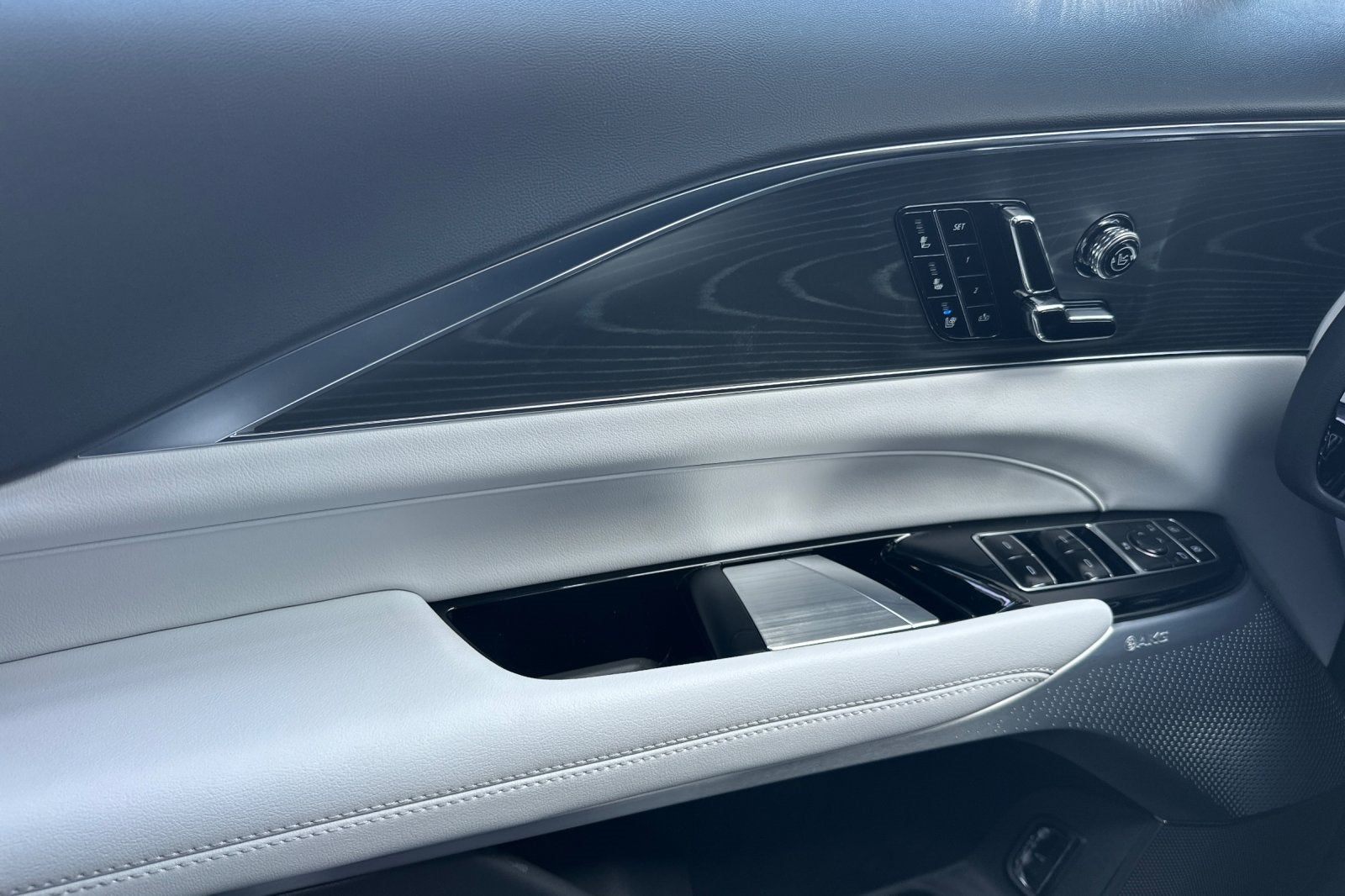 2025 Cadillac LYRIQ Sport