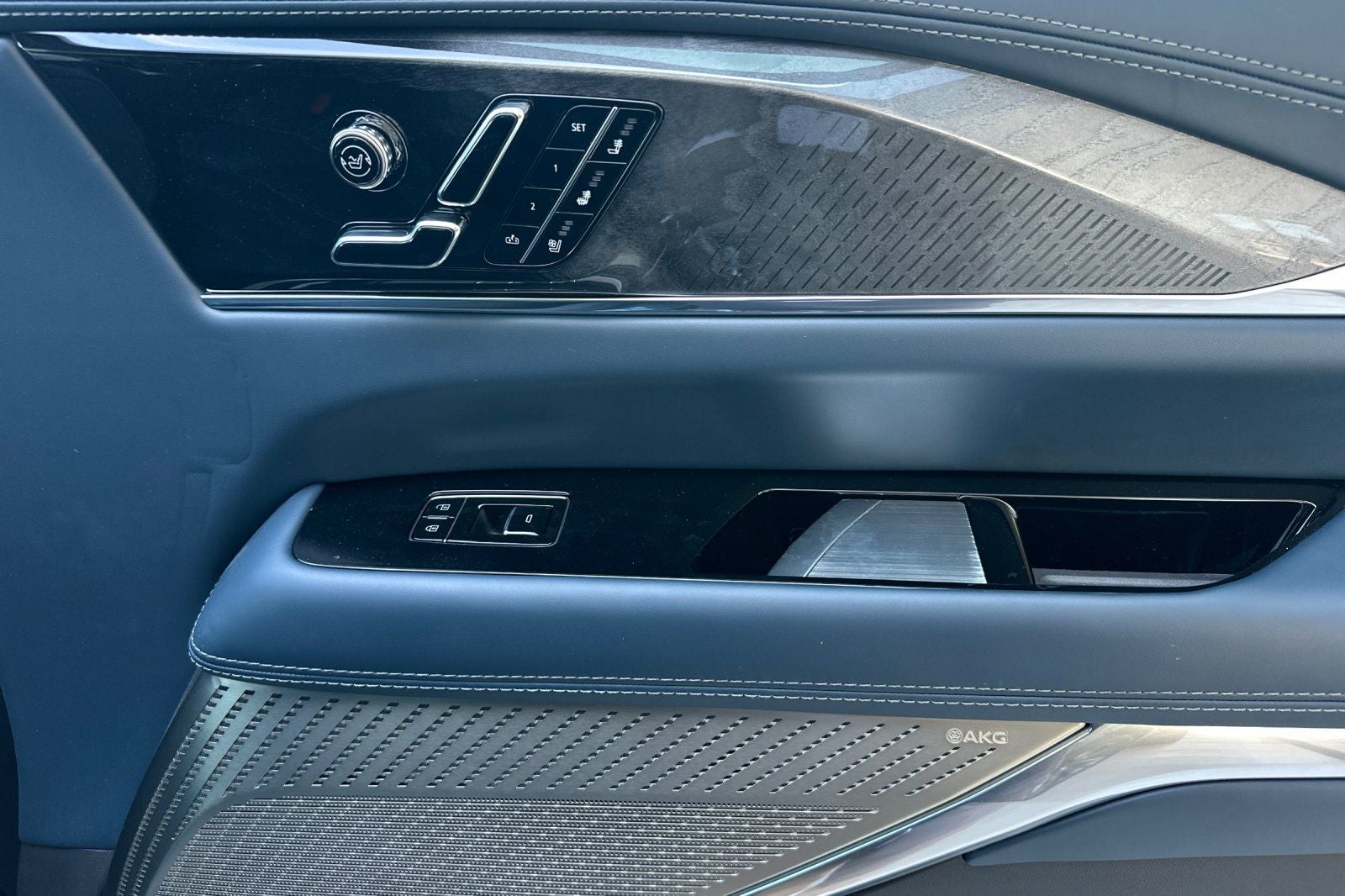 2026 Cadillac ESCALADE IQL Premium Sport