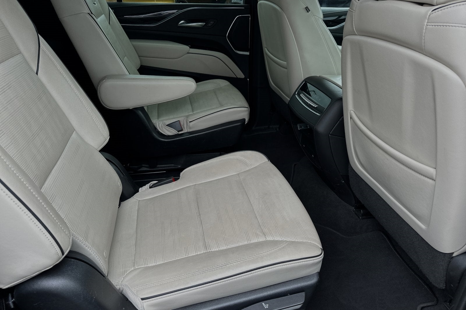 2023 Cadillac Escalade ESV Sport